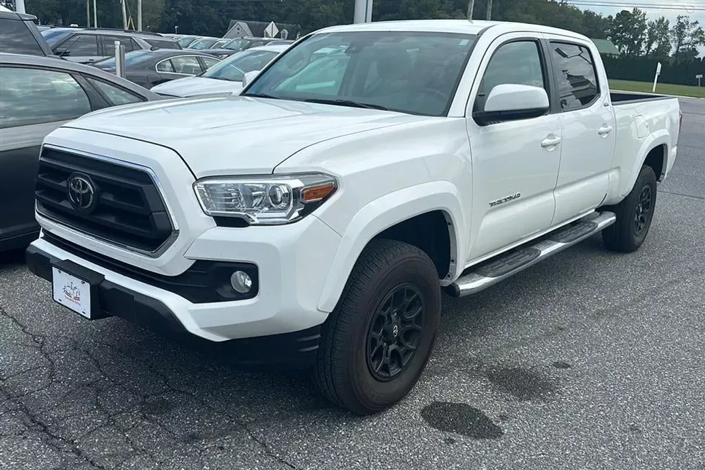 2022 Toyota Tacoma SR5 V6 photo 1