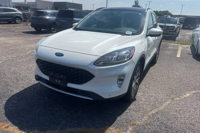 2020 Ford Escape Titanium photo 1