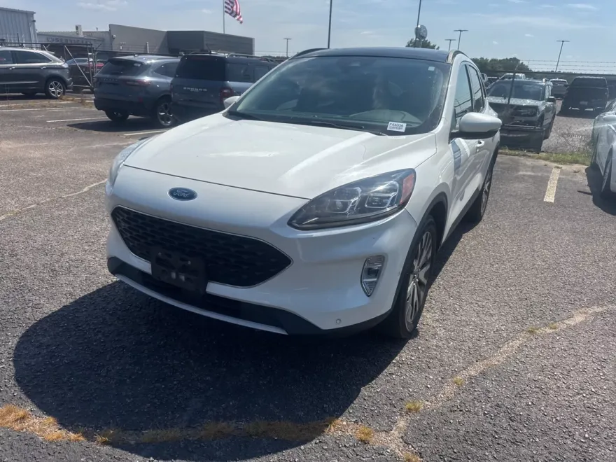 2020 Ford Escape Titanium photo 1