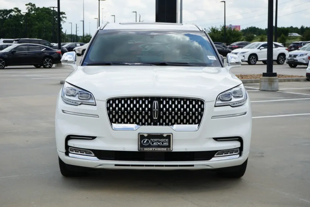2022 Lincoln Aviator Black Label photo 1