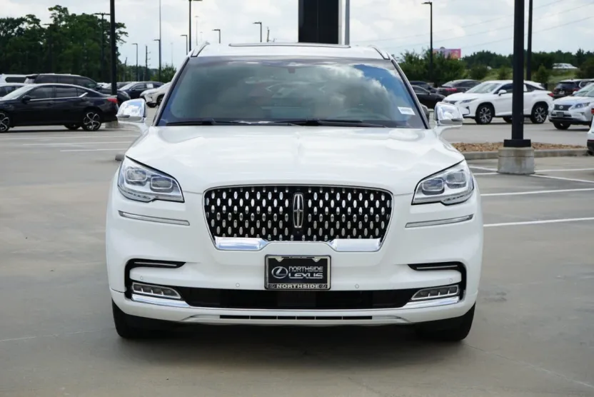 2022 Lincoln Aviator Black Label photo 1