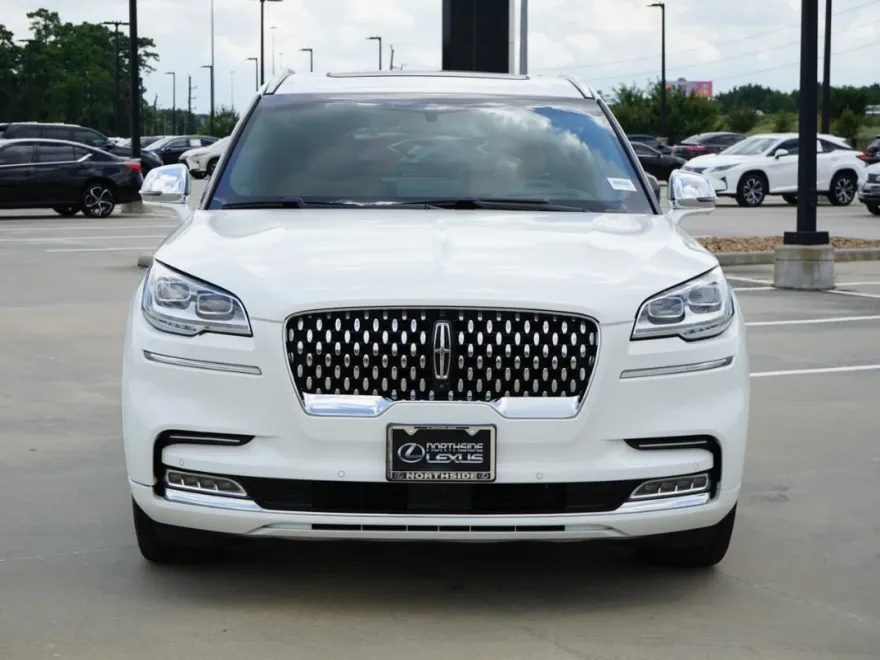 2022 Lincoln Aviator Black Label photo 1