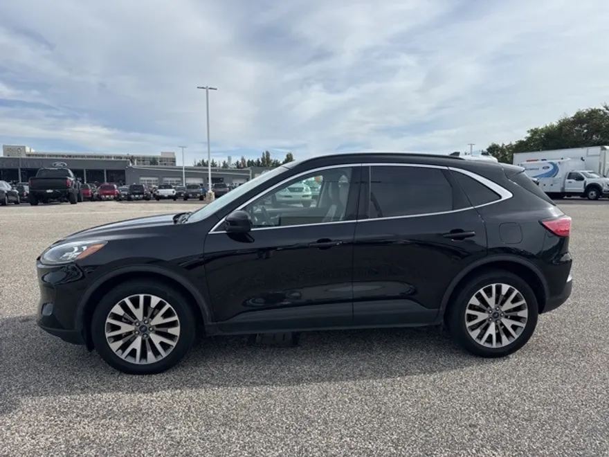 2022 Ford Escape Titanium photo 1
