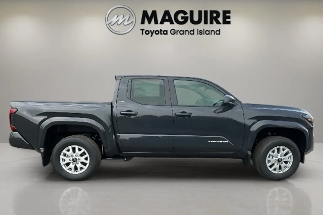 2025 Toyota Tacoma TRD Sport 4x4 Double Cab photo 1