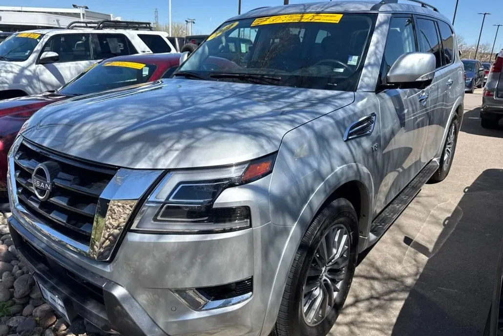 2022 Nissan Armada SL photo 1