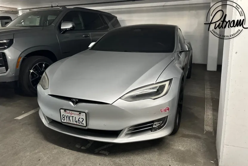2017 Tesla Model S photo 1