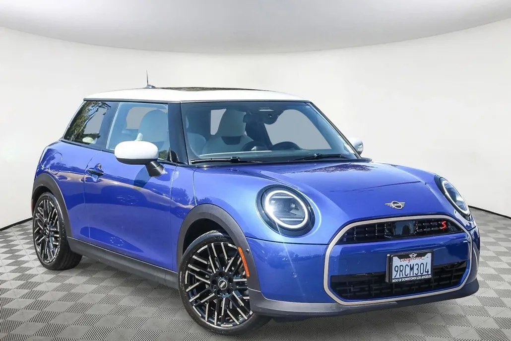 2025 Mini Cooper Hardtop S photo 1