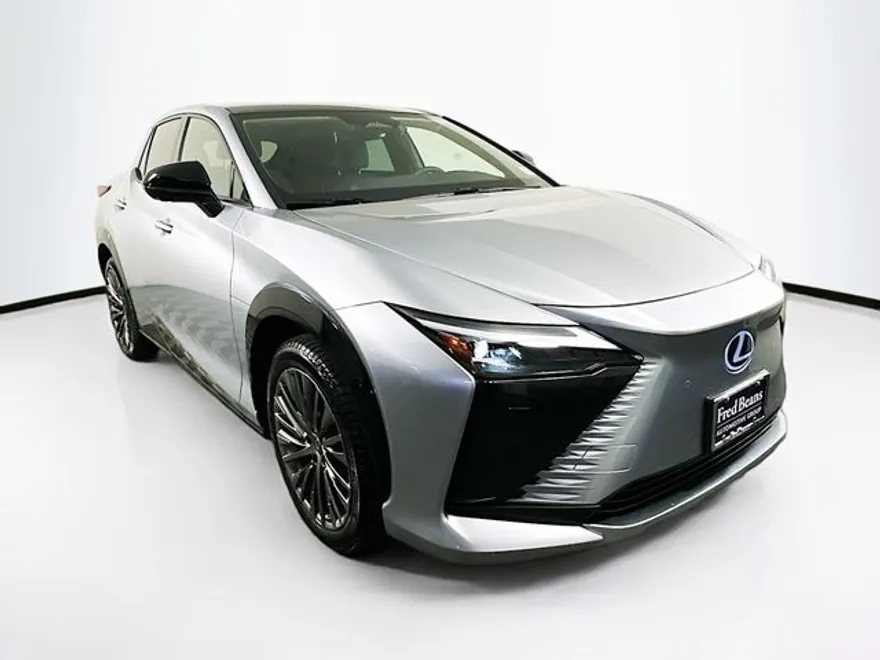 2023 Lexus RZ 450e Luxury photo 1