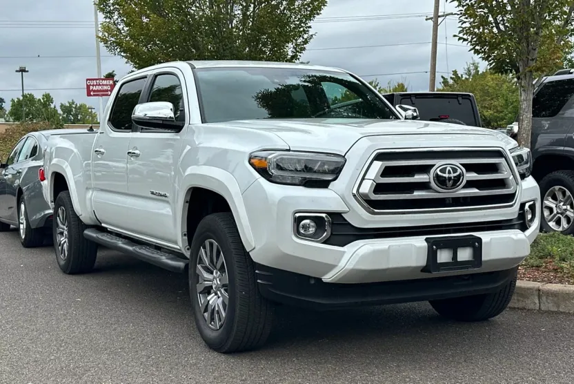 2023 Toyota Tacoma Limited photo 1