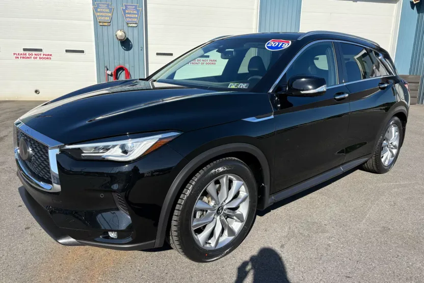 2019 Infiniti QX50 Essential AWD photo 1