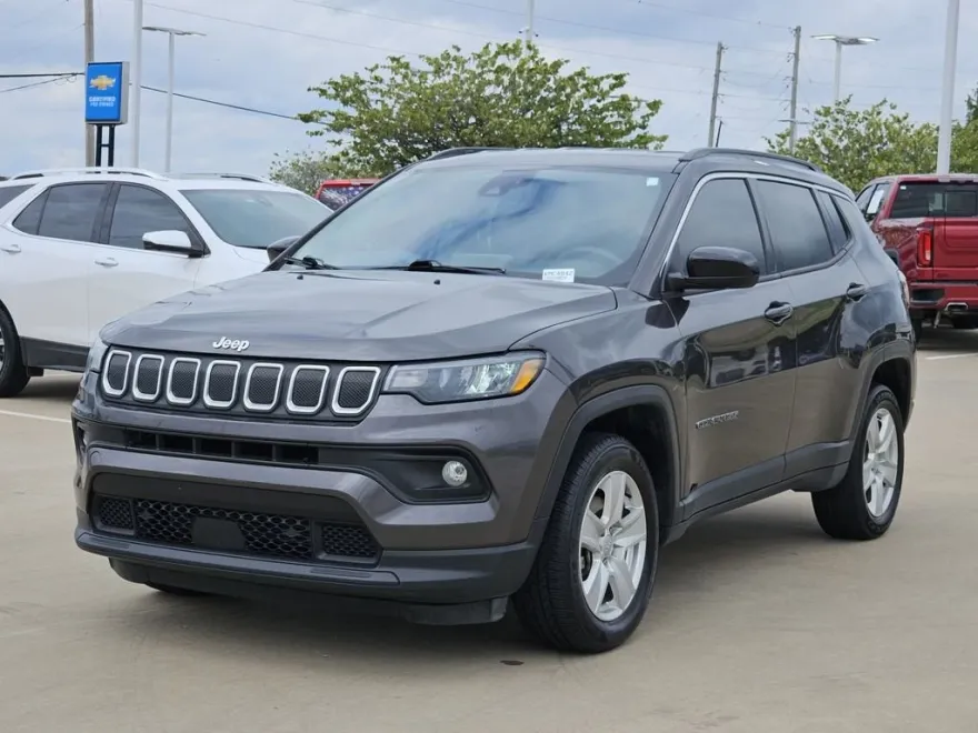 2022 Jeep Compass Latitude photo 1