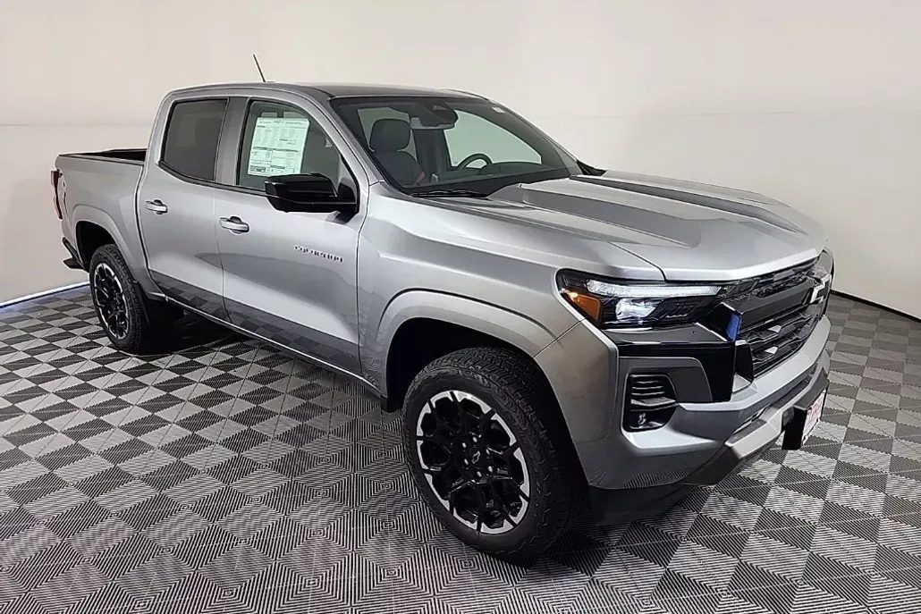 2026 Chevrolet Colorado Z71 photo 1