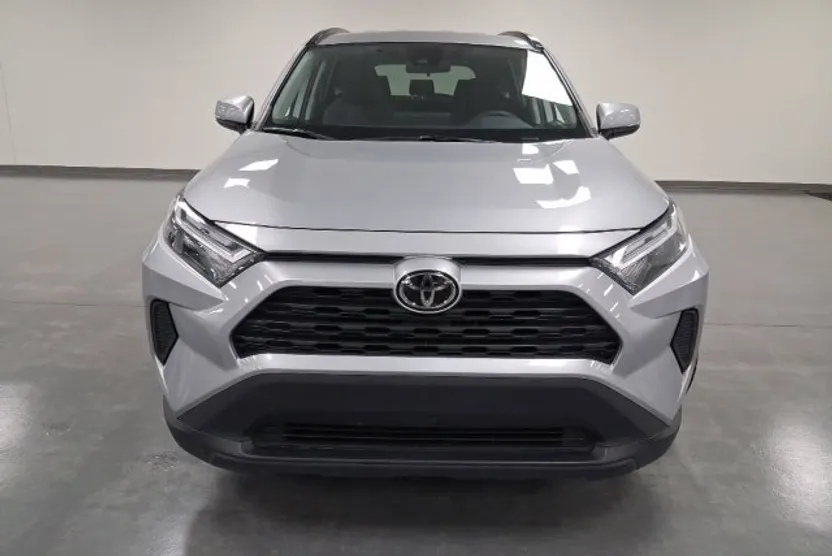 2023 Toyota RAV4 XLE photo 1