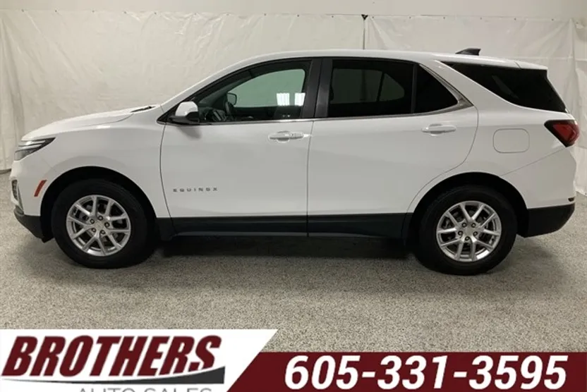 2023 Chevrolet Equinox LT photo 1