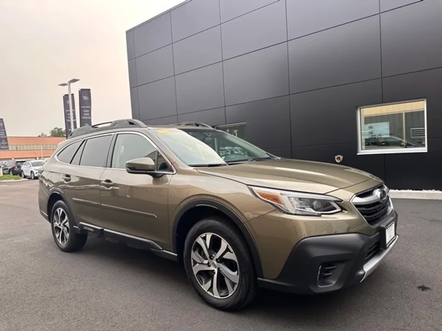 2022 Subaru Outback Limited XT photo 1