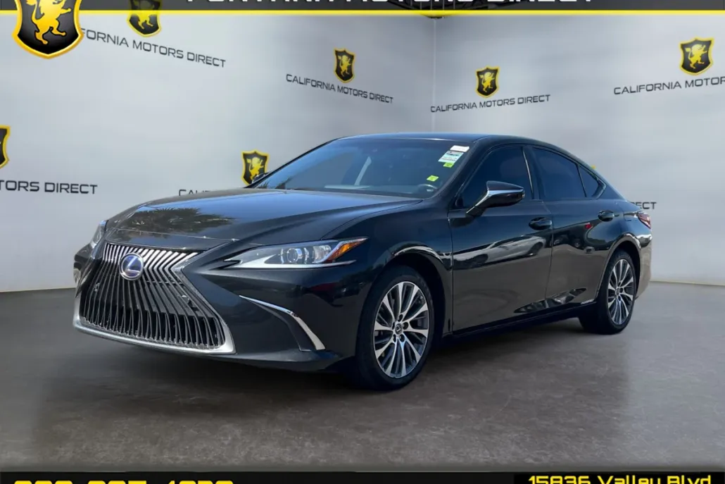 2021 Lexus ES 300h photo 1