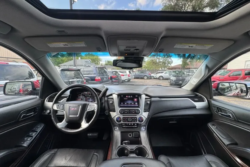 2015 Gmc Yukon XL SLT photo 1