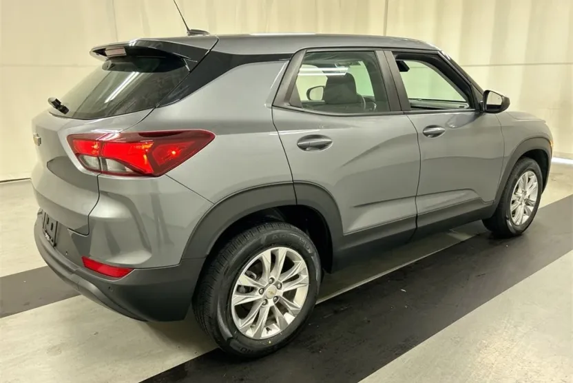 2021 Chevrolet Trailblazer LS photo 1