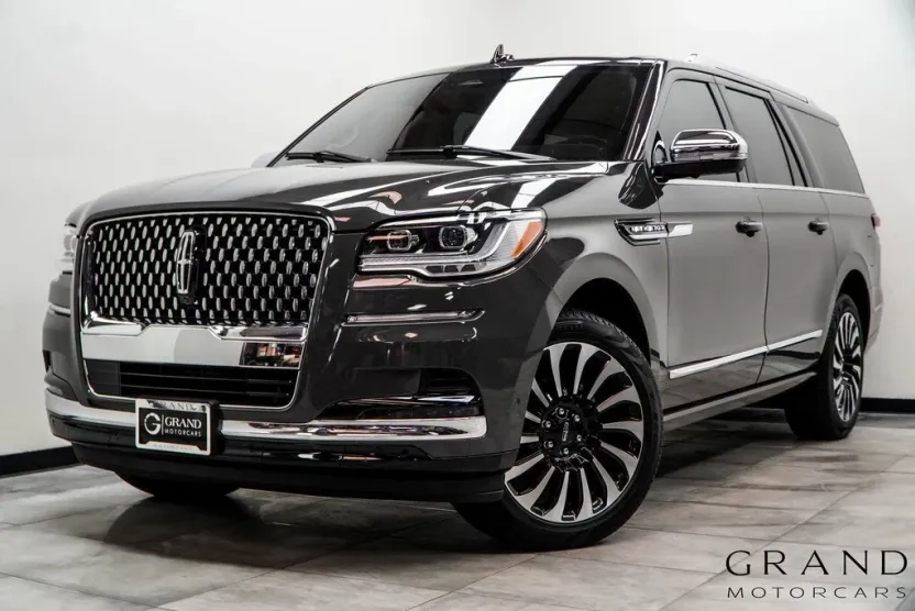2023 Lincoln Navigator Black Label photo 1
