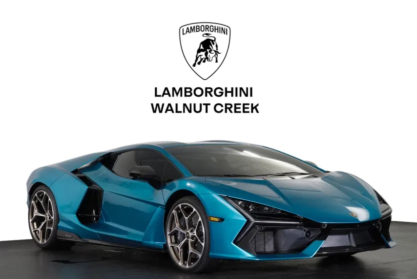 2025 Lamborghini Revuelto photo 1