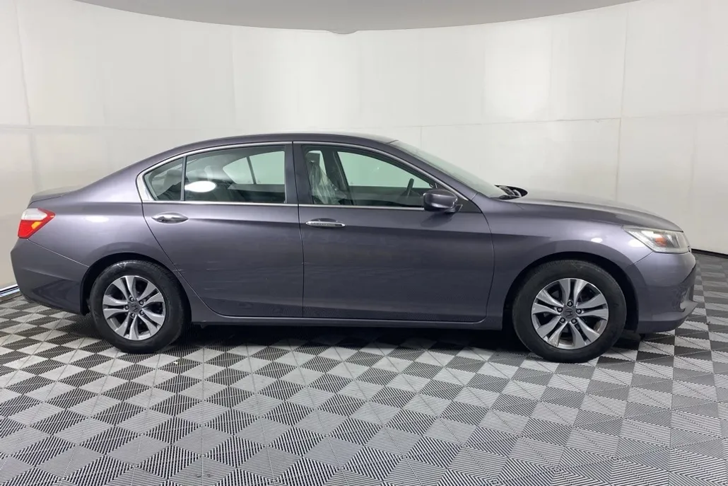 2015 Honda Accord LX photo 1