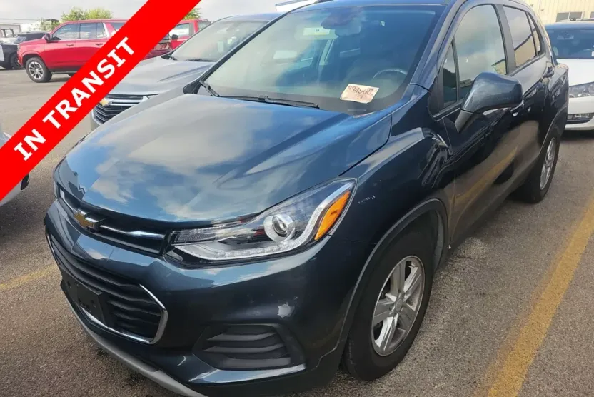 2022 Chevrolet Trax LT photo 1