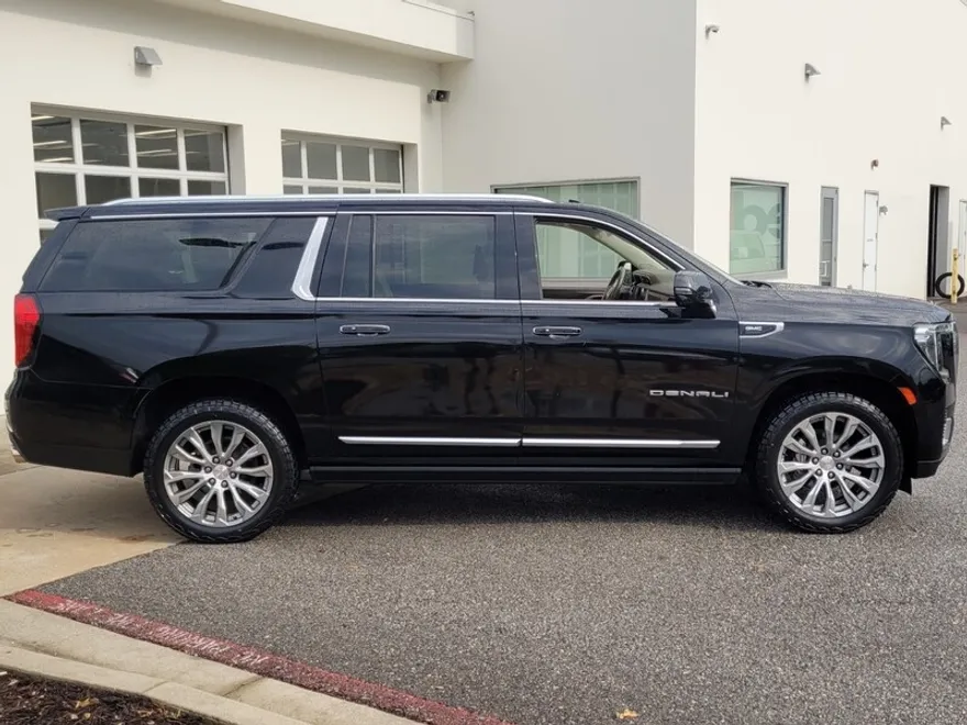 2021 Gmc Yukon XL Denali photo 1