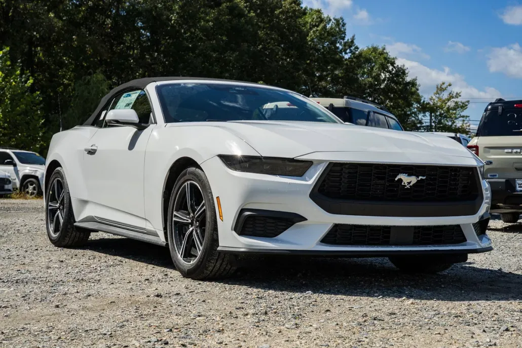 2025 Ford Mustang EcoBoost Premium photo 1