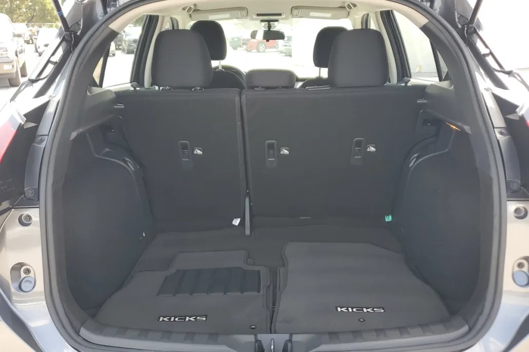 2024 Nissan Kicks S photo 1