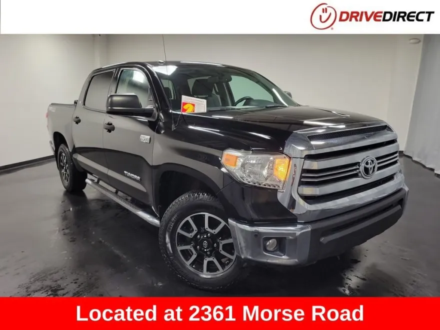 2017 Toyota Tundra SR5 CrewMax photo 1