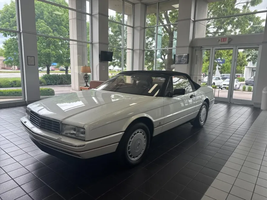 1990 Cadillac Allante photo 1