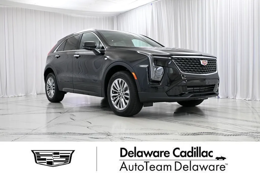 2025 Cadillac XT4 Premium Luxury photo 1