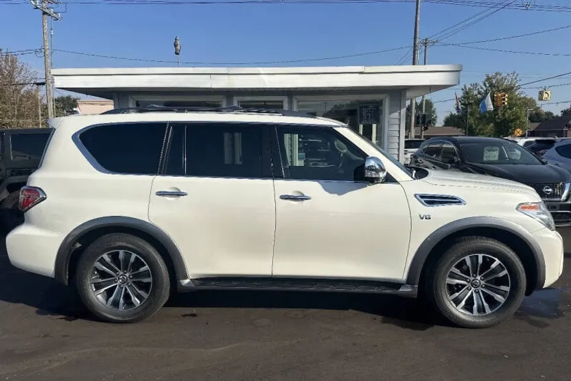 2017 Nissan Armada SL photo 1