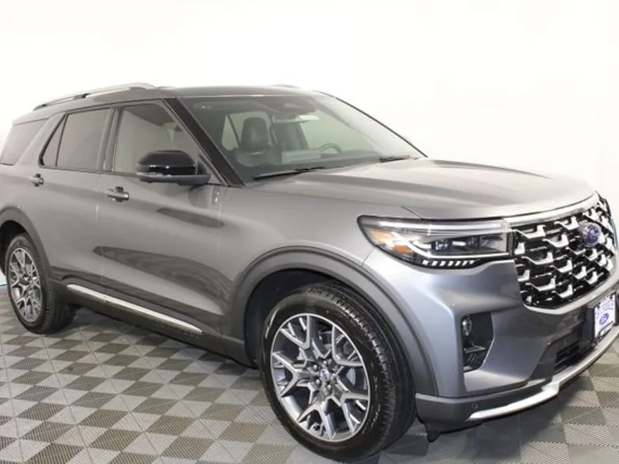 2025 Ford Explorer Platinum photo 1
