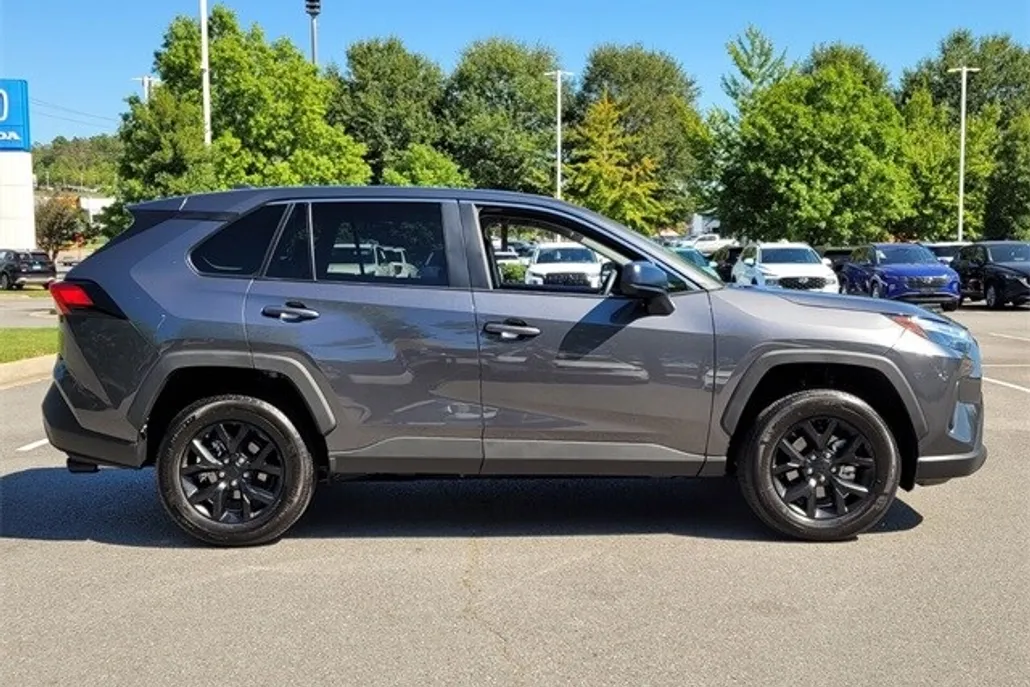 2025 Toyota RAV4 LE photo 1