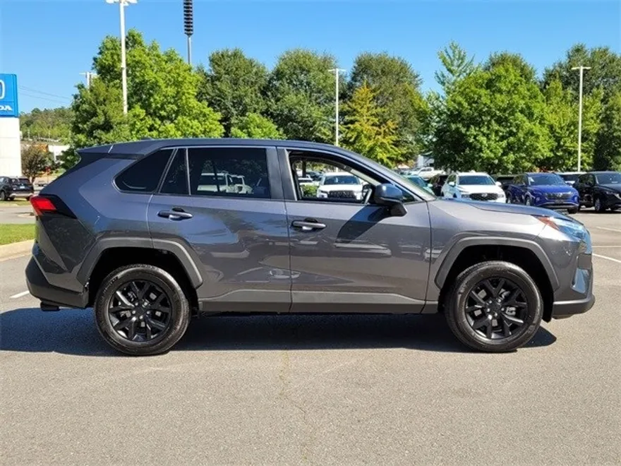 2025 Toyota RAV4 LE photo 1
