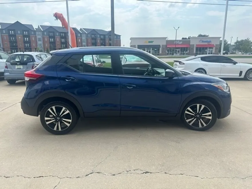 2019 Nissan Kicks SV photo 1