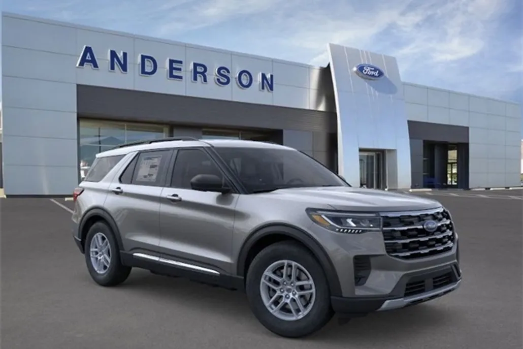2025 Ford Explorer photo 1