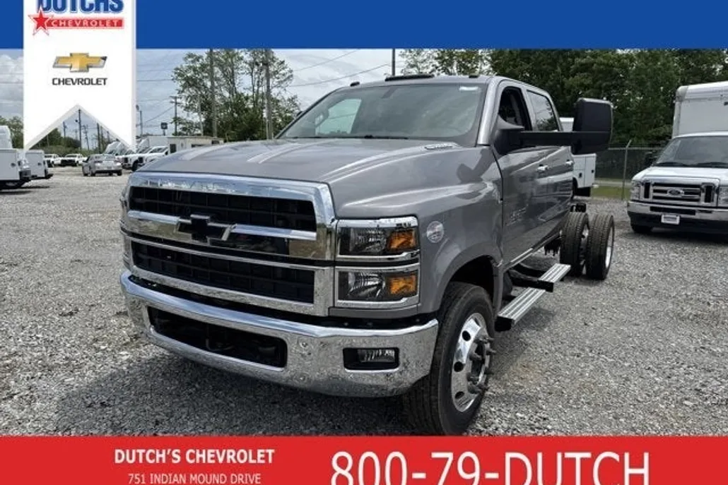 2023 Chevrolet Silverado 5500HD Work Truck photo 1