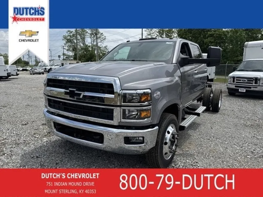 2023 Chevrolet Silverado 5500HD Work Truck photo 1