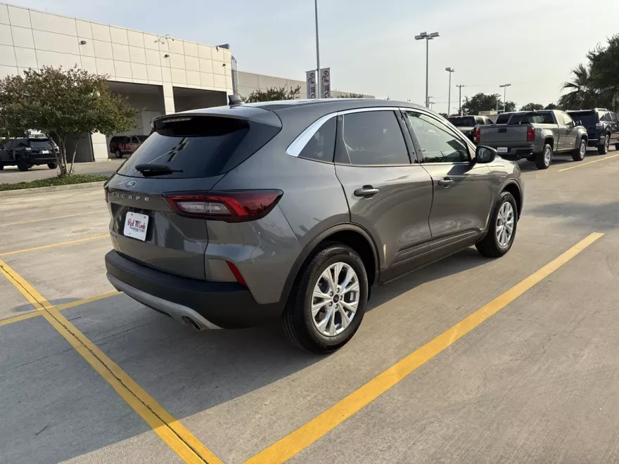 2024 Ford Escape Active photo 1
