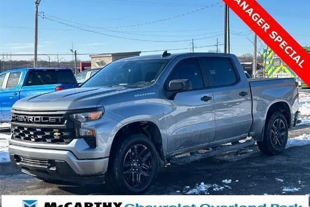 2024 Chevrolet Silverado 1500 Custom photo 1