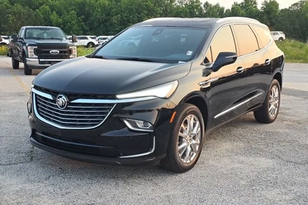 2024 Buick Enclave Essence photo 1