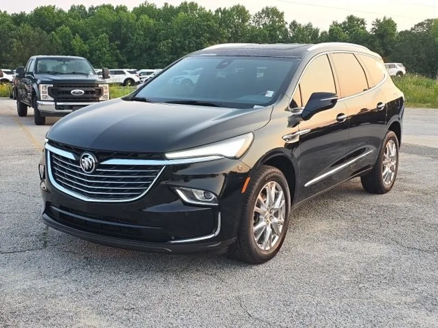 2024 Buick Enclave Essence photo 1