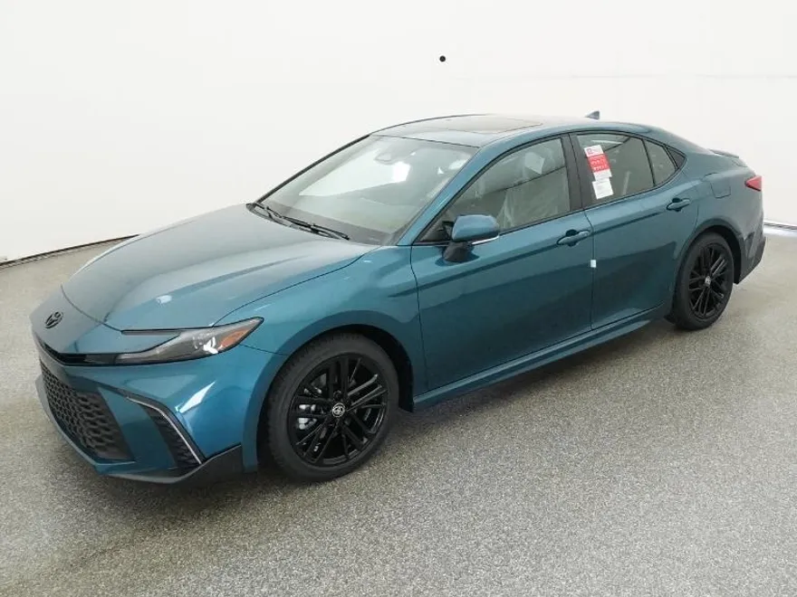 2026 Toyota Camry SE photo 1
