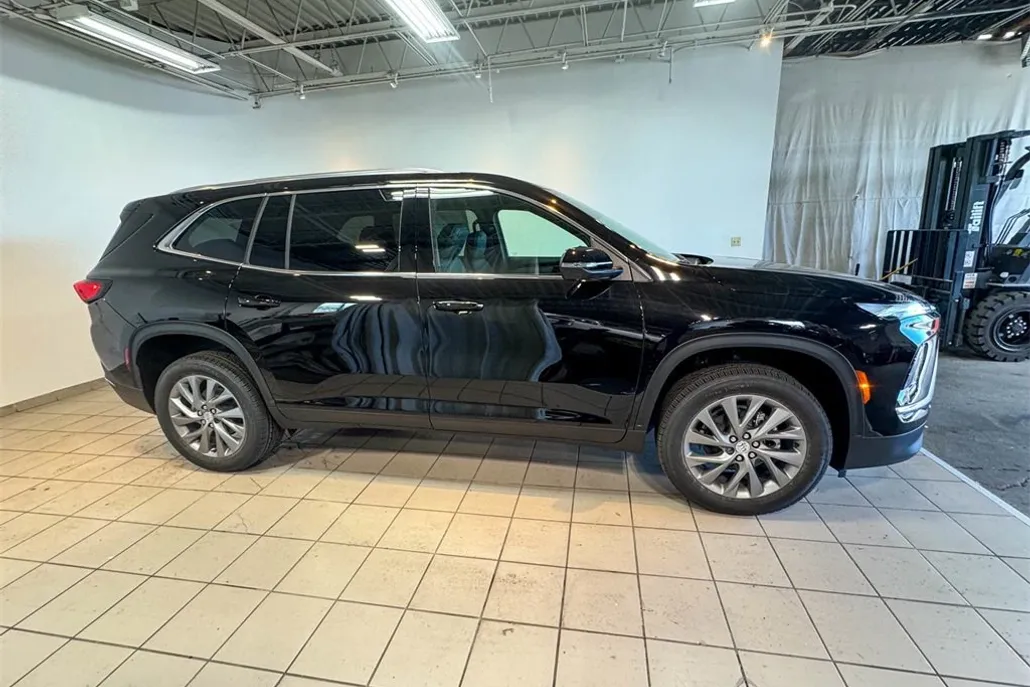 2026 Buick Enclave Preferred photo 1