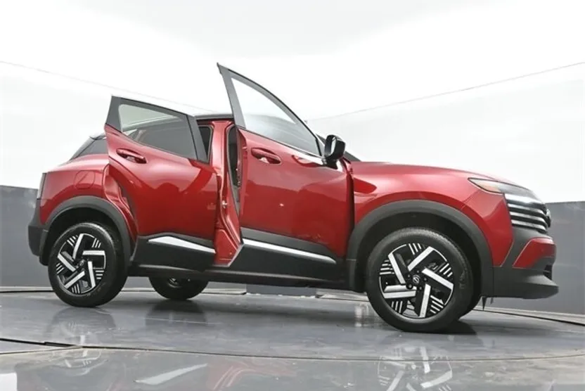 2026 Nissan Kicks SV photo 1