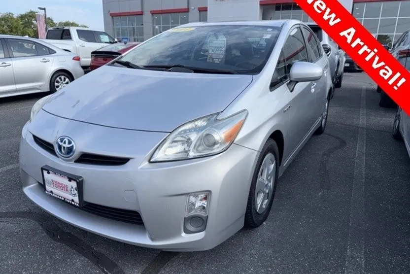 2011 Toyota Prius Three photo 1