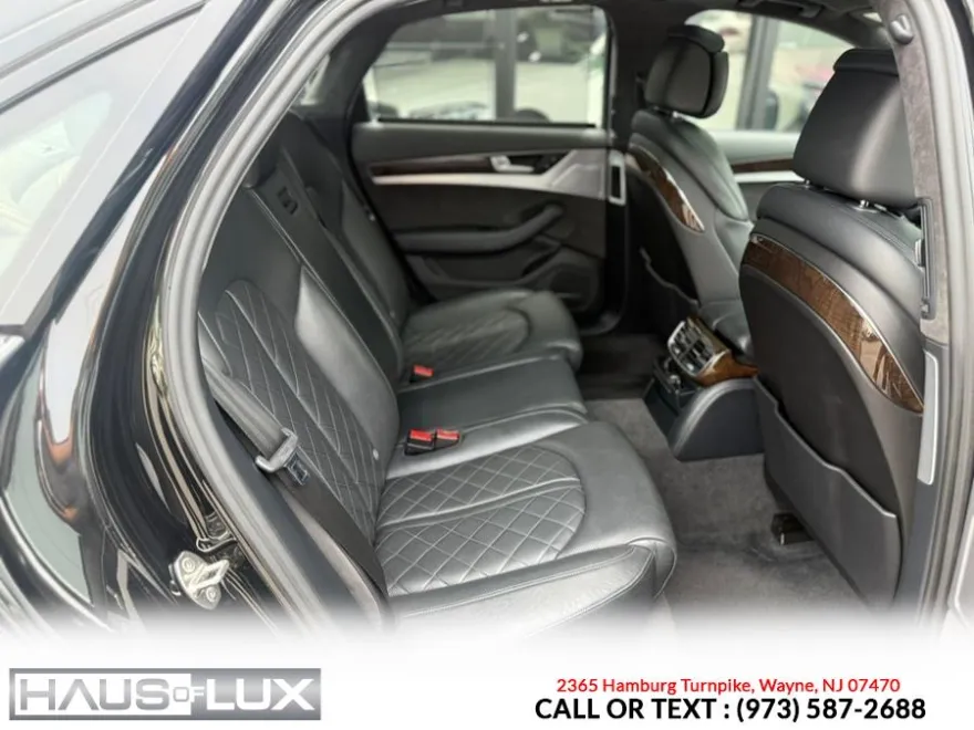 2017 Audi S8 Quattro Plus photo 25