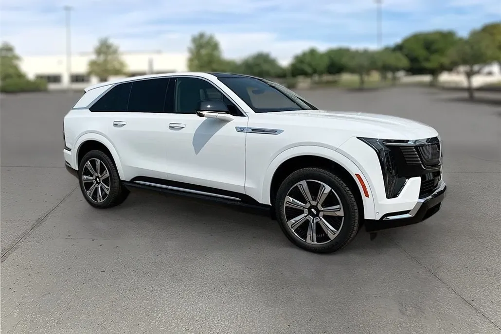 2025 Cadillac Escalade IQ Luxury photo 1